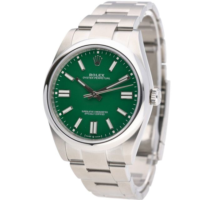 Rolex Oyster Perpetual 124300 Image 2